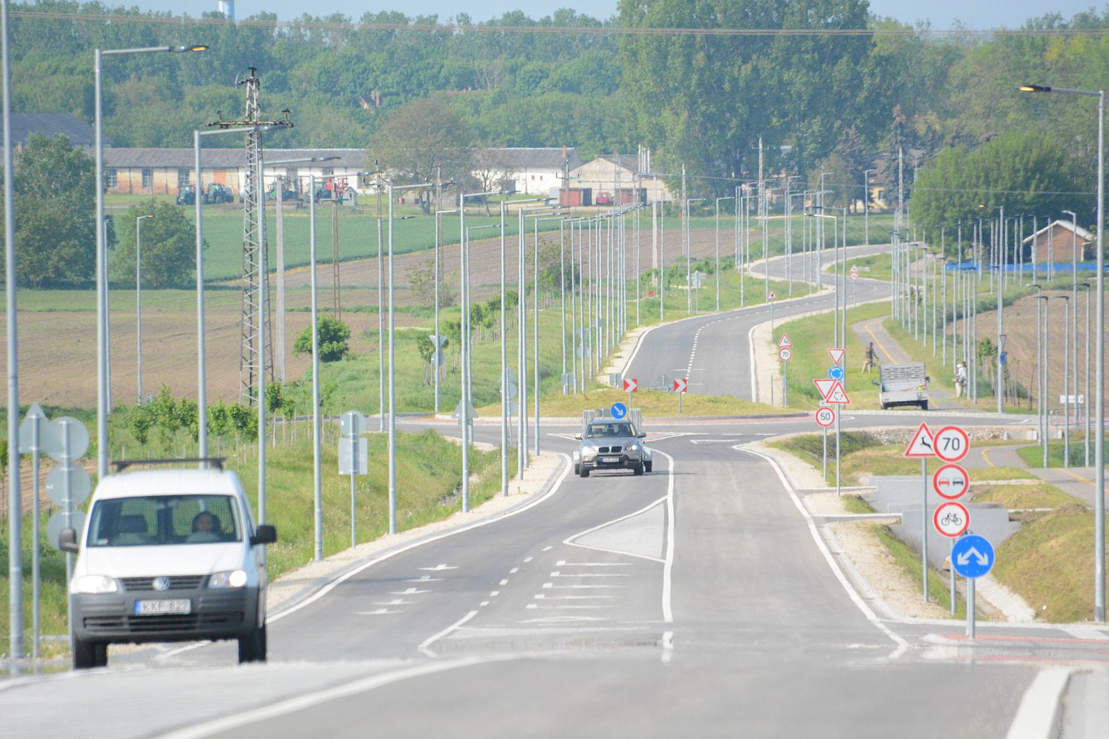 Megnyílt az autósok számára is a déli összekötő út Székesfehérváron
